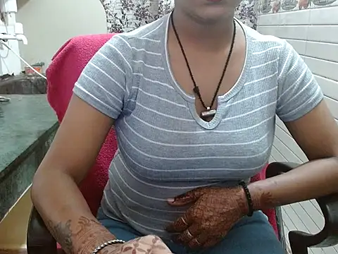 LovingPihu webcam