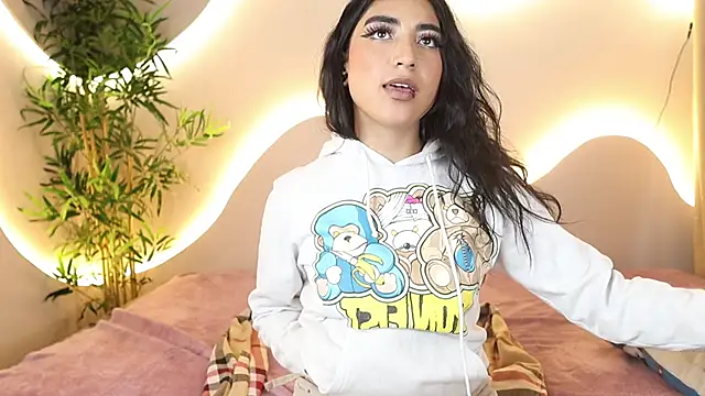 Emma_Lirys webcam