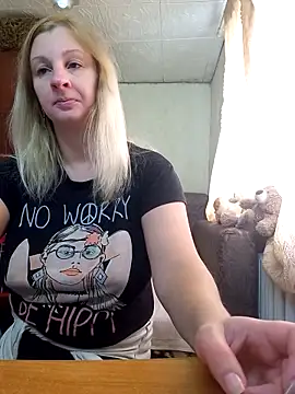 BustyBlond webcam