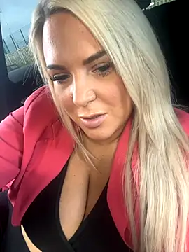 Bustyblondebabe32 webcam