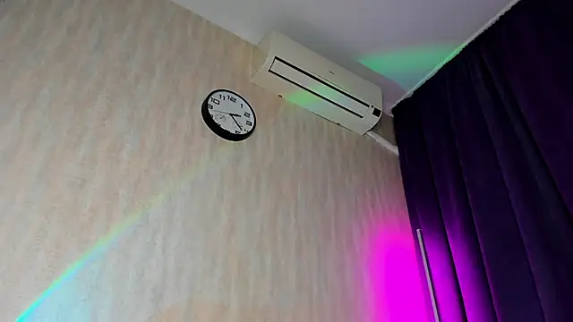 Miss_Kreez webcam