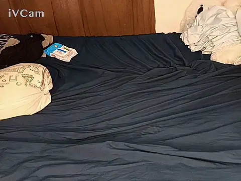 Horny_wifey254 webcam