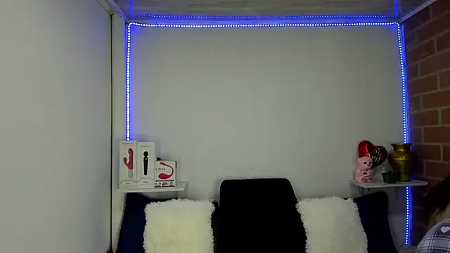 rukminilatin webcam