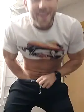 trainwithme (M young) - Show my dick at work!!!!