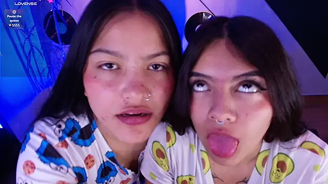 Lilith_and_Khloe webcam