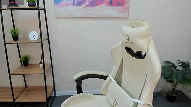 milly_rockk - Milly_Rockk's free webcam - UK Sex Cams