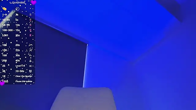 laura-hills18 webcam