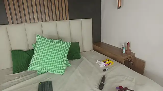 MyApril__ webcam