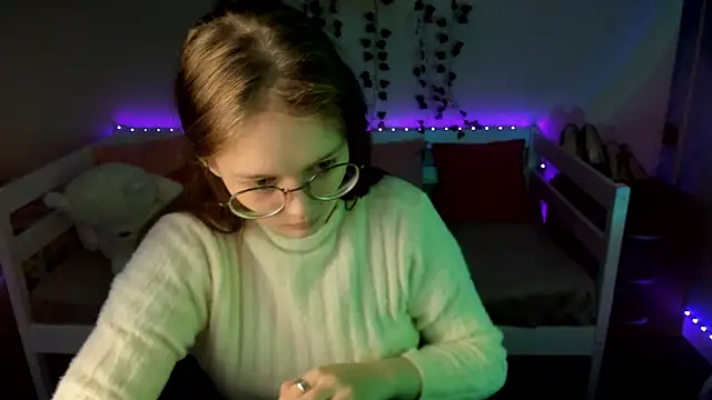 shy_elina01