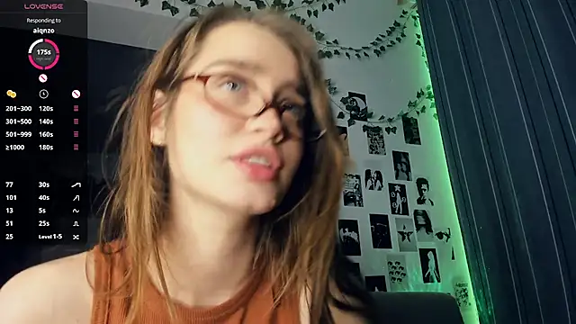 lovelyalivia webcam