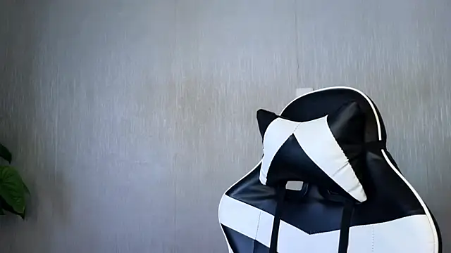 Ades_Lowe webcam