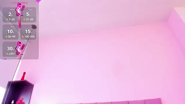 violet_myerrs webcam