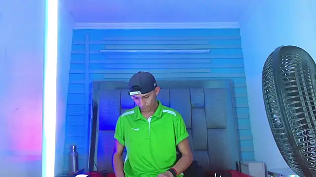 Valentin_Gray webcam