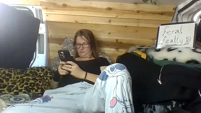 Feralfealty webcam