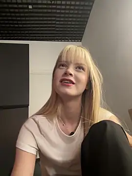 BellaSecrett webcam