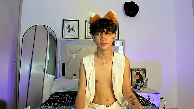 Adriien19 webcam