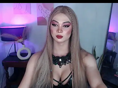 Hugecock_shantall webcam