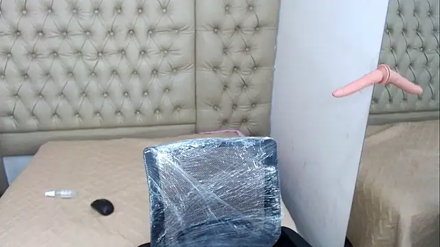 JessicaHott01 webcam