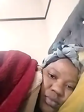 CaramelBoootie webcam
