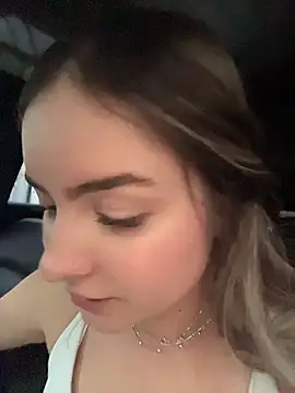imlindapink from StripChat is Freechat