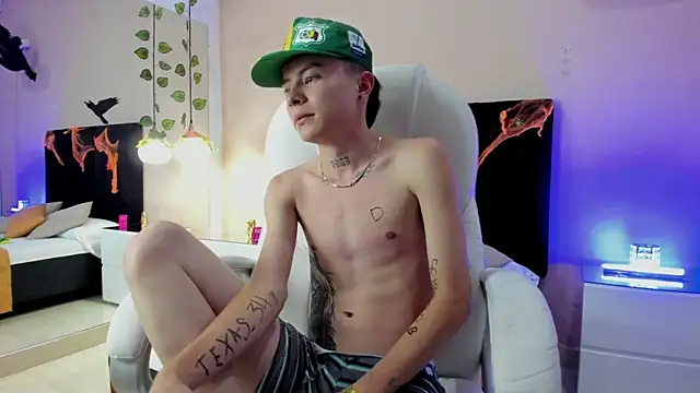 Nascary_Fox webcam