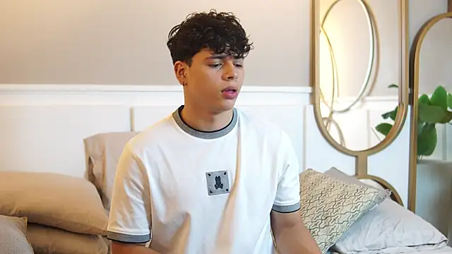 ethan_occonor (M twink) - Completely naked and hard🫦🤤