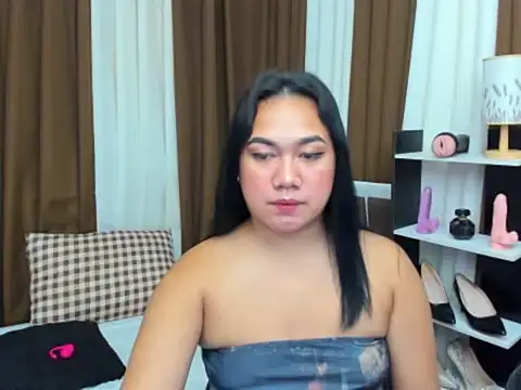 TsUncutKaren webcam