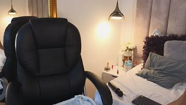 arianaa_miller_ webcam