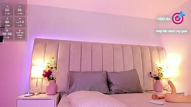 EllaaThorne webcam