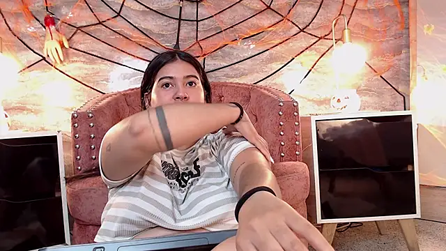 lilithst_ webcam