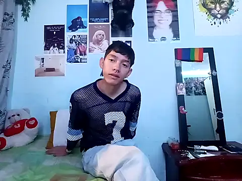 heyy_noah11 webcam