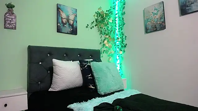 Mia_Santoro webcam