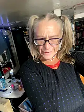 TrenaAnne webcam