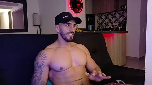 tony_muscle webcam