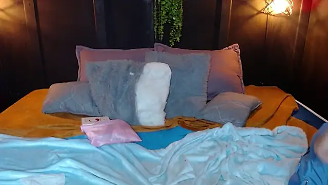 Christine_julianne webcam