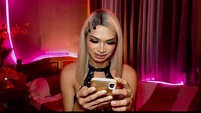Unforgettablejulia webcam