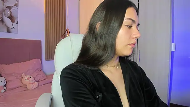 mia_nevaeh - Mia_nevaeh's free webcam - UK Sex Cams