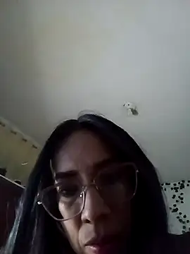 YaraDuartee webcam