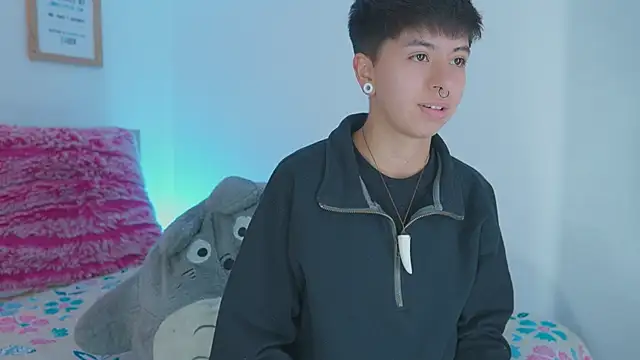 tommy_blue webcam