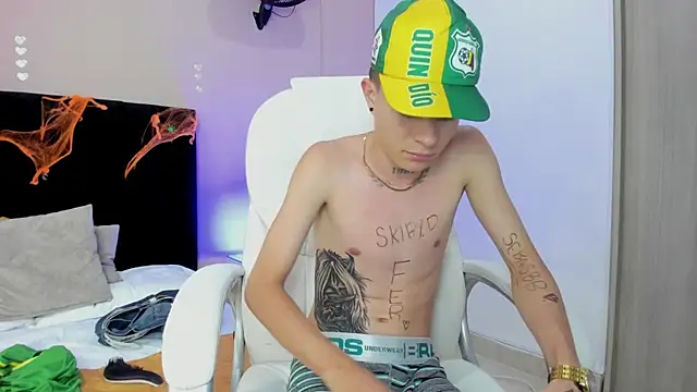 Nascary_Fox webcam