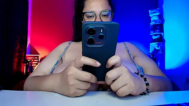 lulubigtitts1 webcam