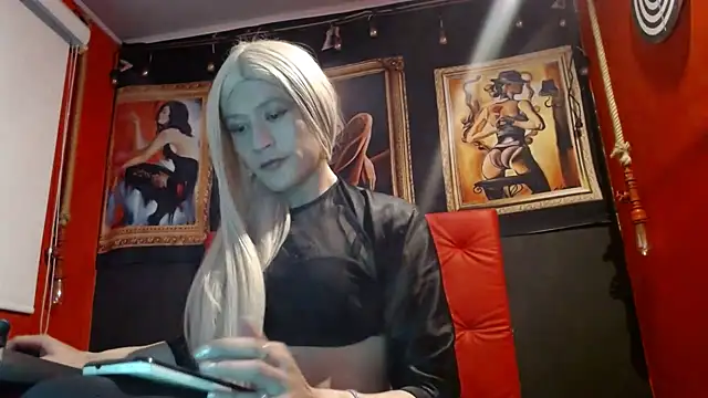 MEGANNIXX webcam
