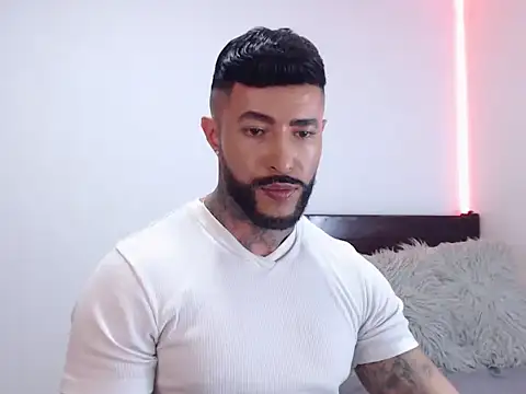 andrea_de_lucaa webcam