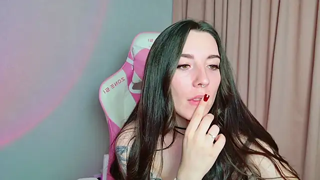 Curious_Lily webcam