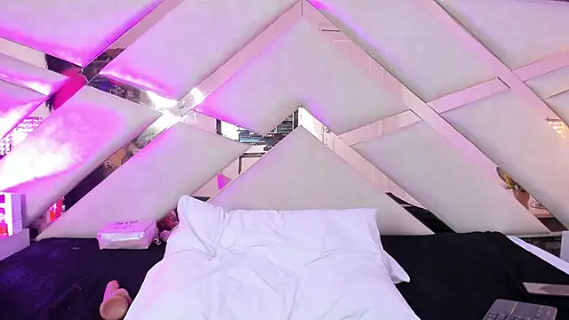 sophie_pariss webcam