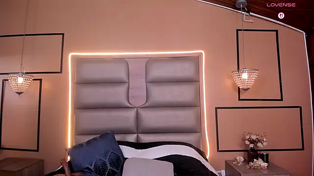 CAYLINCOLLINS webcam