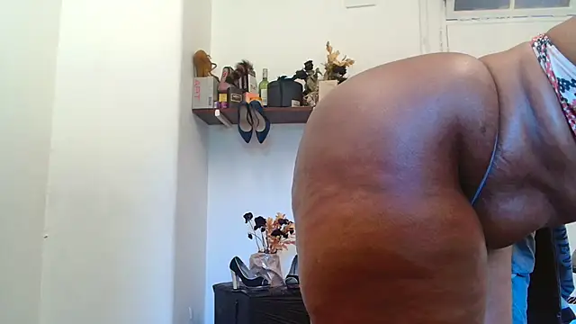 xTALLSEXYBUMx