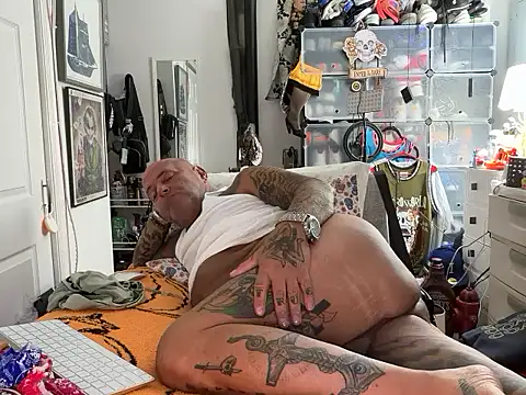 lovetatts64 webcam