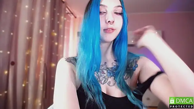 JustMeowGirl webcam