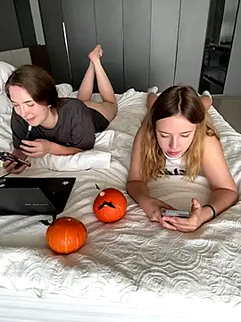 Nura_n_Sarah